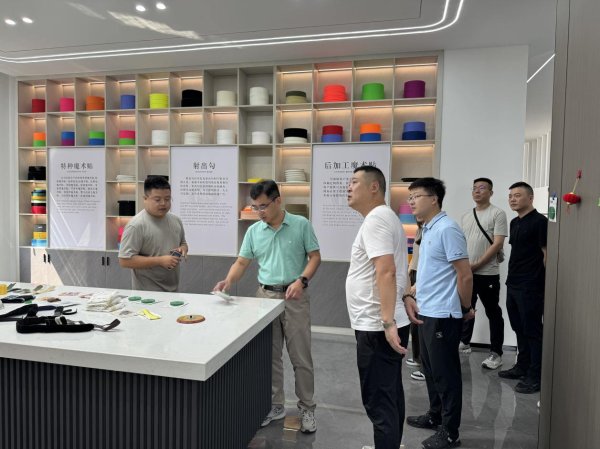 十大股票配资平台 创新转型, 智创未来 —— “浙”里一家企业让小粘扣攀上制造高峰